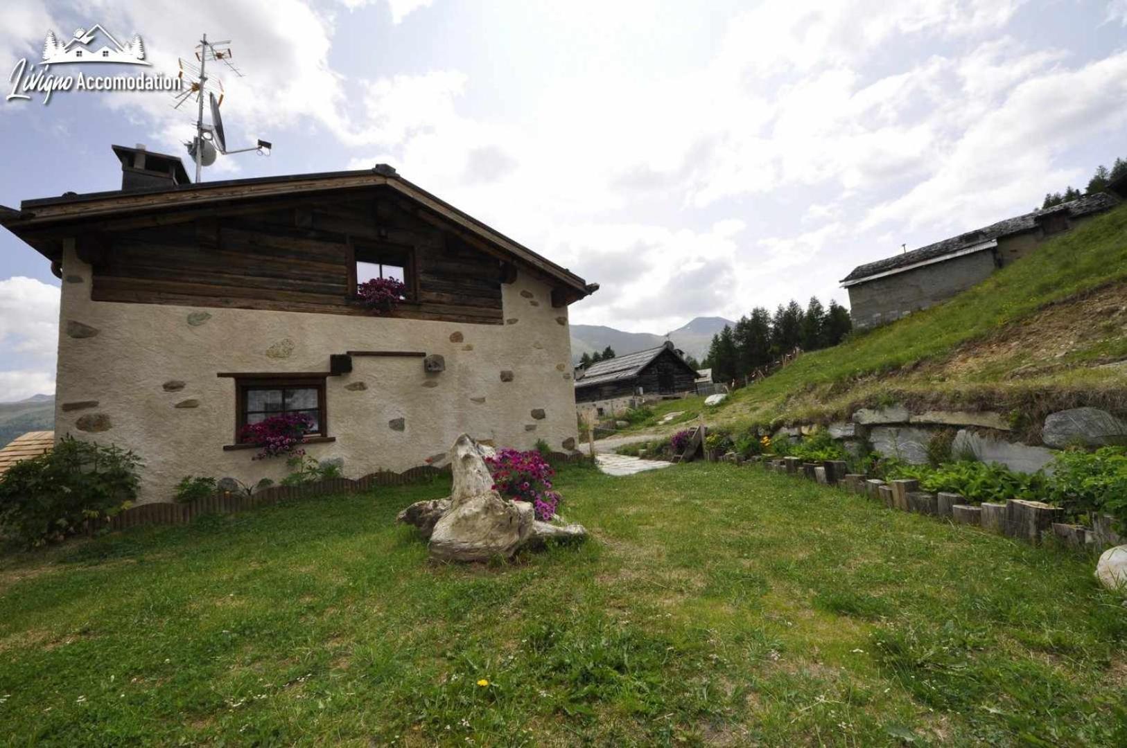 Mountain Chalet Scoiattolo By Livigno Accomodation Eksteriør billede